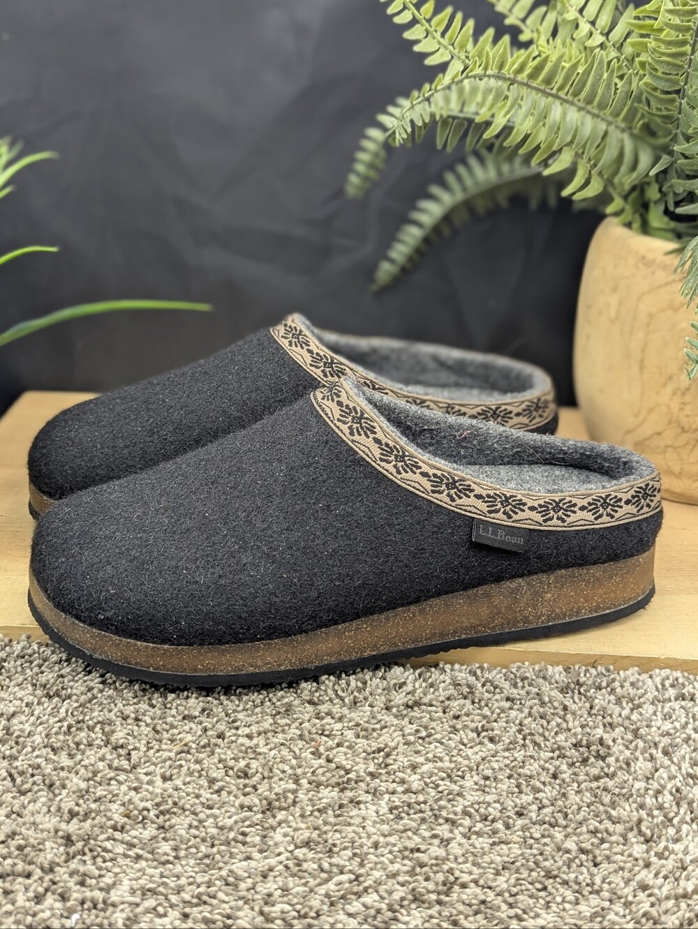 L.L. Bean Wool Slipper Women's Size 10M Slip On Casual Indoor Outdoor Shoes